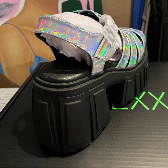 Holographic Platform Sandals - Picture 5 of 7